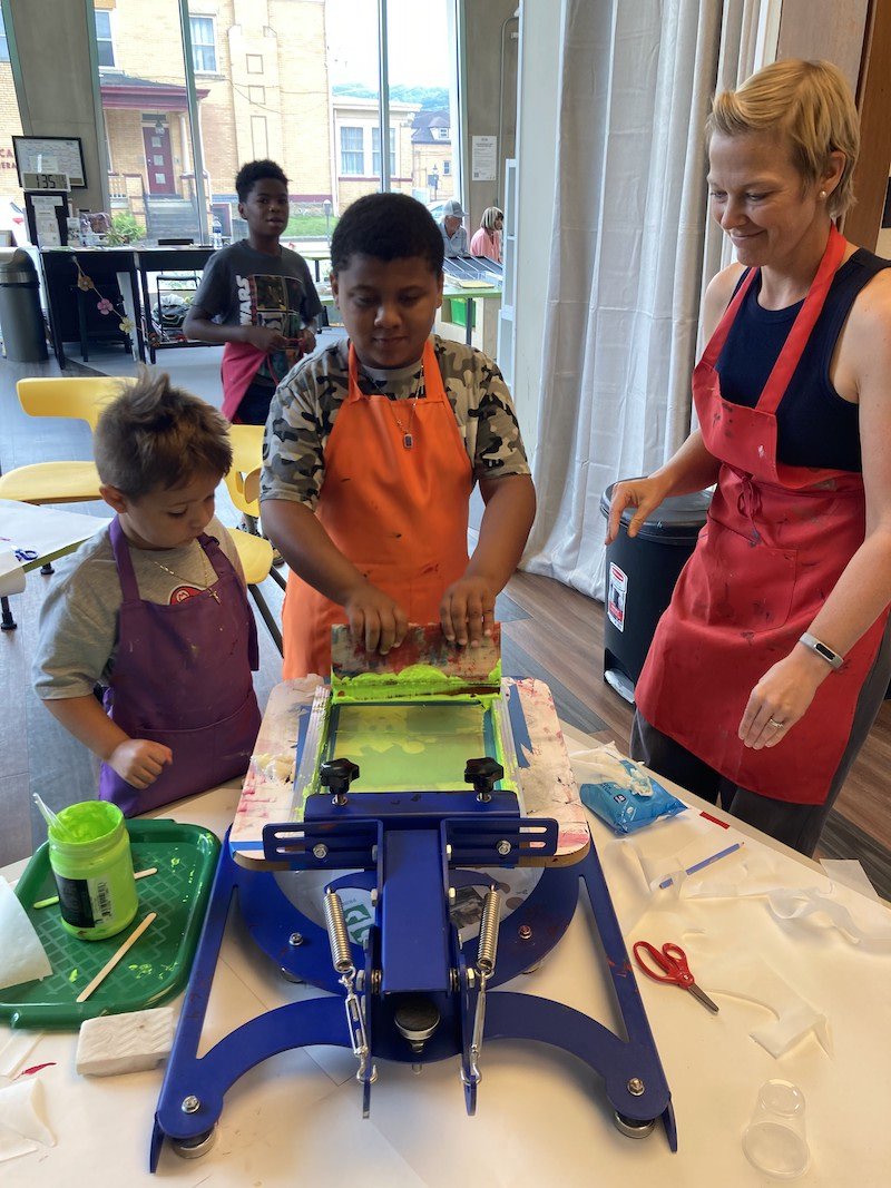kids screen printing at the afterschool program in Beaver County | Neighborhood North